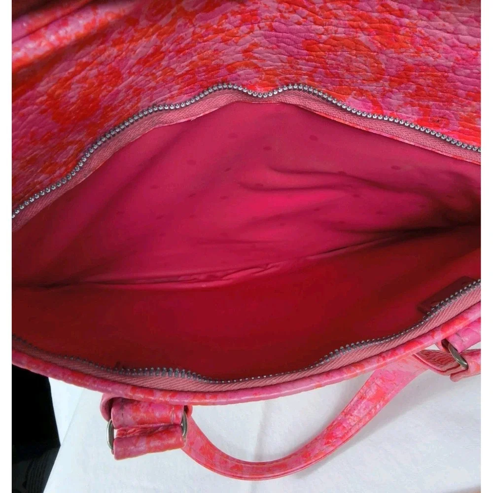 Vintage 1960s Samsonite Silhouette Hot Pink Weekender / Carry-on Luggage Bag